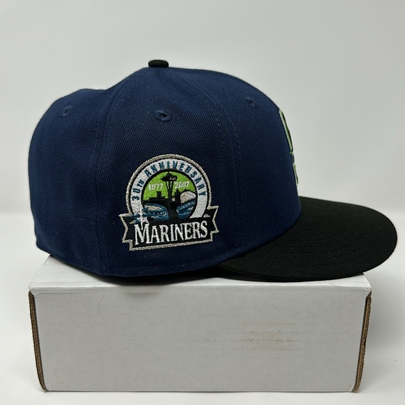 Hat Club Seattle Mariners x Seattle Seahawks Crossover Fitted Hat Size 7 3/8 - Picture 3 of 6